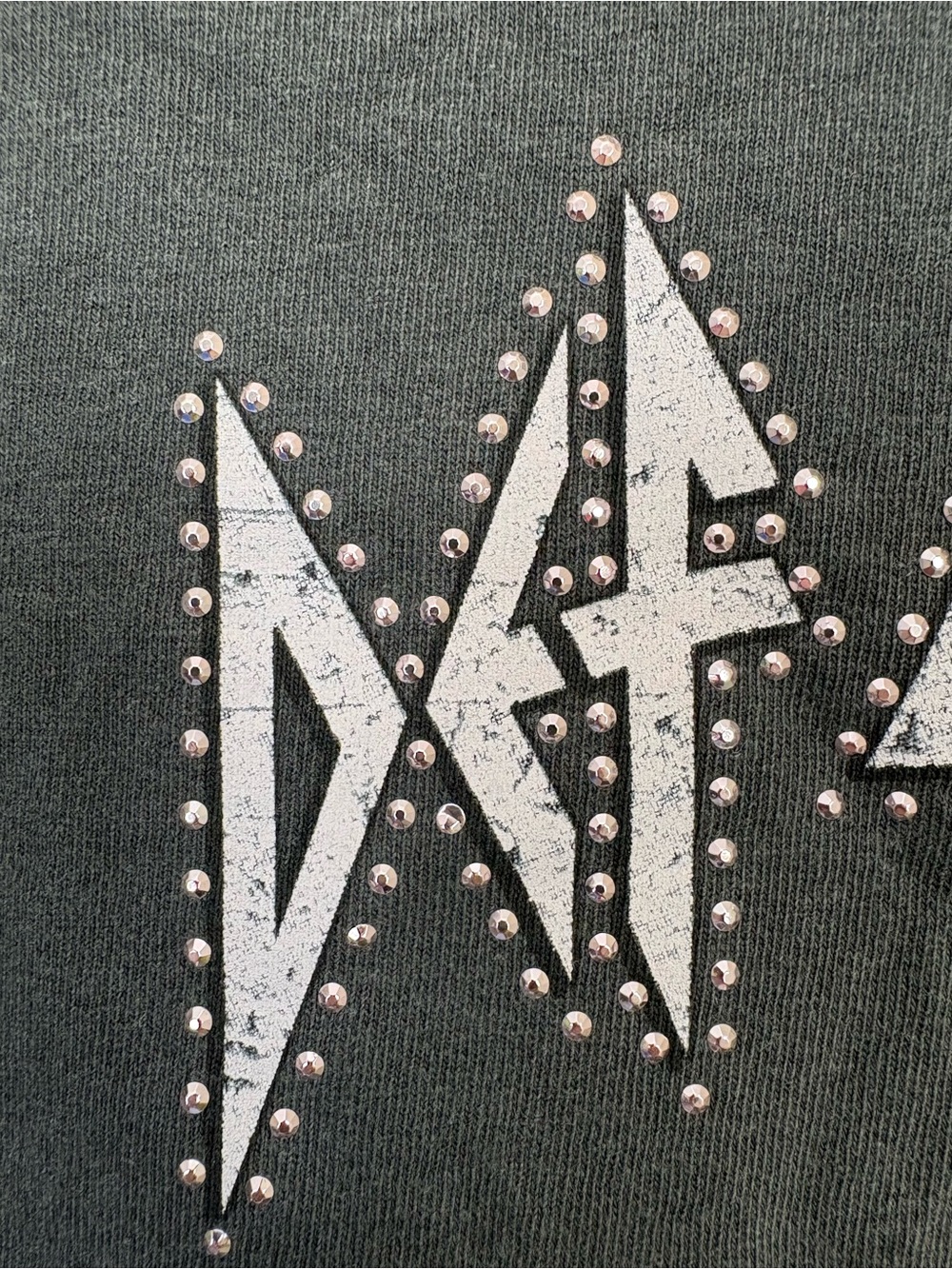 Def Leppard Band Graphic Tee Leopard and Rhinestone Size XS - Picture 10 of 13